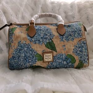 Dooney & bourke barrel purse